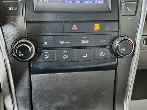 Used 2016 Toyota Camry LE FWD image 15