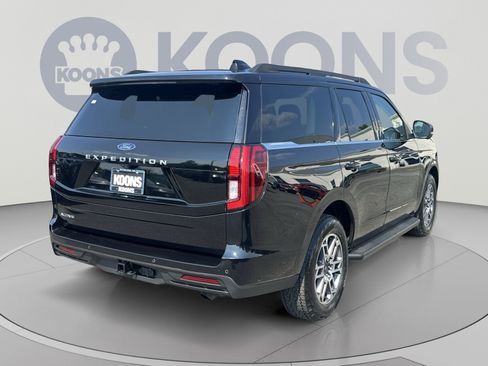 Certified 2025 Ford Expedition Active AWD/4WD image 11