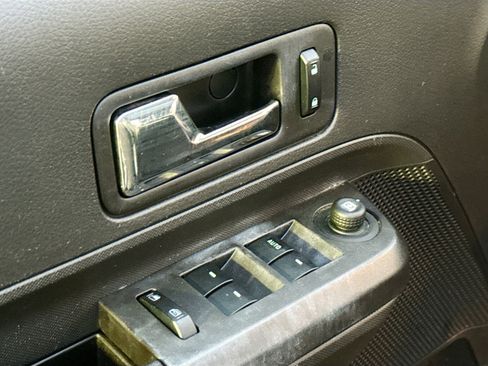 Used 2010 Ford Edge SEL image 8