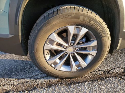 Used 2024 Chevrolet Equinox LT image 36