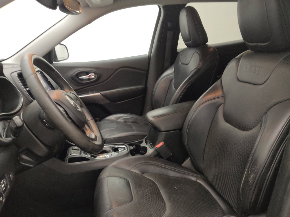 Used 2019 Jeep Cherokee Limited FWD image 17