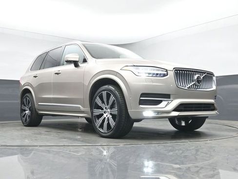 Used 2023 Volvo XC90 B6 Ultimate w/ Protection Package Premier AWD/4WD image 40