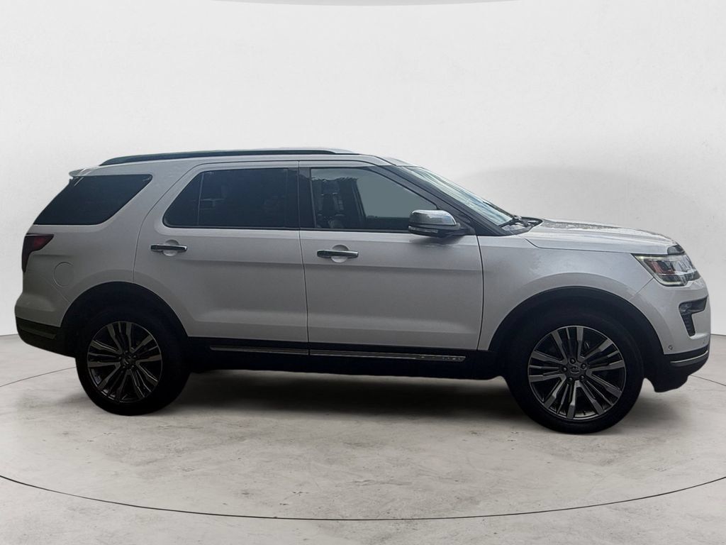 Used 2018 Ford Explorer Platinum AWD/4WD image 4