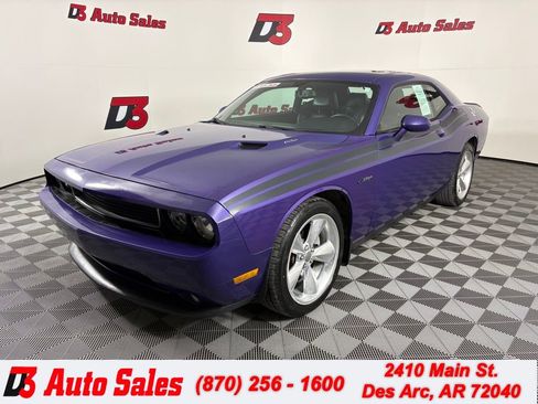 Used 2014 Dodge Challenger R/T image 1