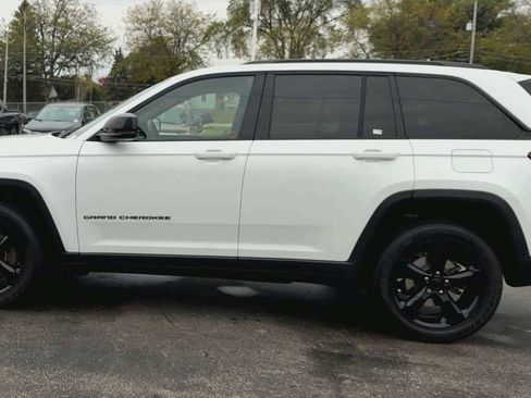 Used 2022 Jeep Grand Cherokee Altitude image 5