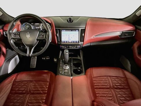 Used 2022 Maserati Levante Trofeo AWD/4WD image 9