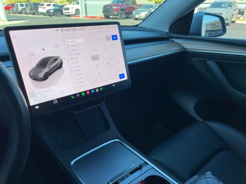 Used 2025 Tesla Model Y Performance AWD/4WD image 34