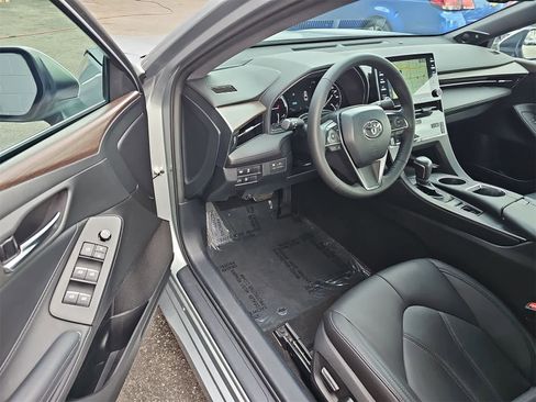 Used 2021 Toyota Avalon XLE w/ Carpet Mat Package (TMS) image 10