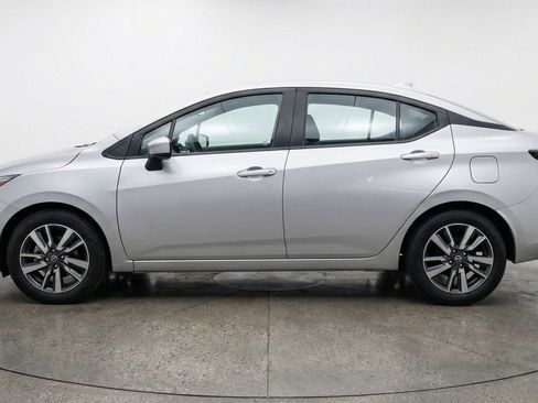 Used 2025 Nissan Versa SV image 5