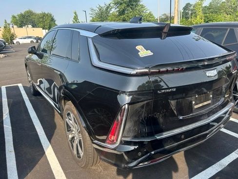 Used 2024 Cadillac Lyriq Luxury AWD/4WD image 5