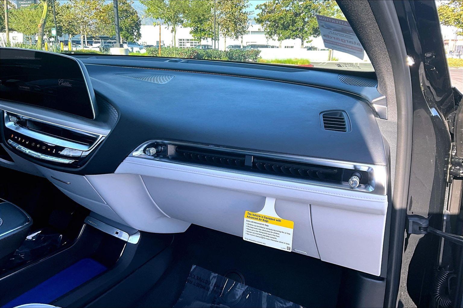 New 2026 Cadillac Lyriq Luxury w/ LPO, Floor Liner Package AWD/4WD image 30