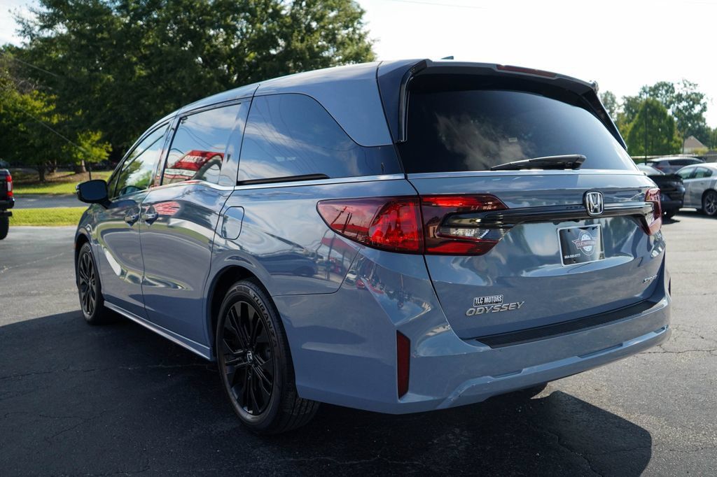 Used 2025 Honda Odyssey Sport-L image 3