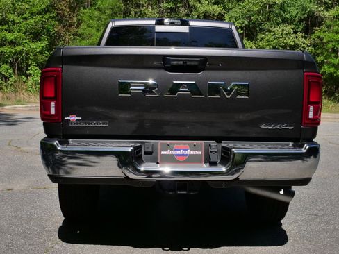 Used 2025 RAM 3500 Big Horn AWD/4WD image 20