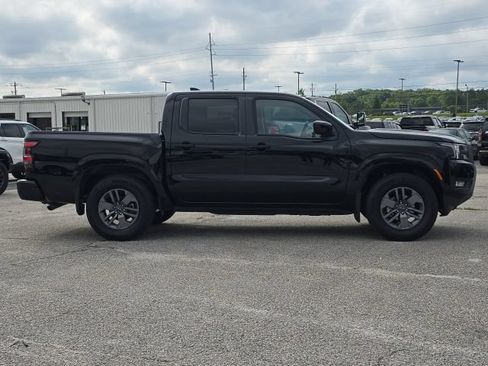Used 2025 Nissan Frontier SV w/ SV Convenience Package RWD image 6