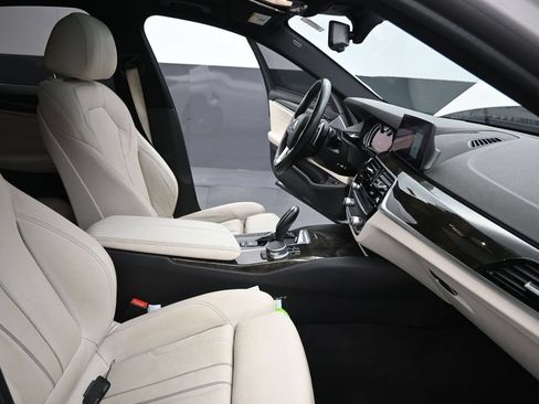 Used 2019 BMW 530e w/ Convenience Package RWD image 21