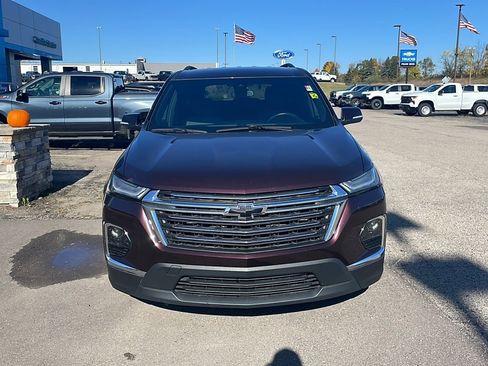 Used 2022 Chevrolet Traverse LT FWD image 2