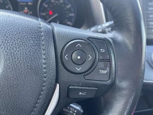 Used 2017 Toyota RAV4 XLE AWD/4WD image 11