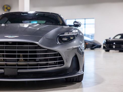 Used 2024 Aston Martin DB12 Coupe image 20