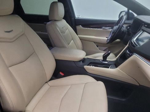 Used 2018 Cadillac XT5 Luxury w/ Driver Awareness Package FWD image 21