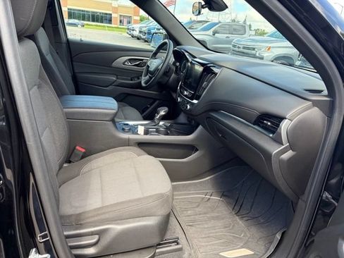 Used 2023 Chevrolet Traverse LT FWD image 29