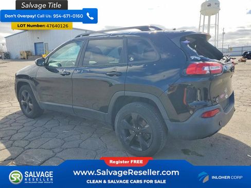 Used 2018 Jeep Cherokee Latitude w/ Altitude Package AWD/4WD image 3