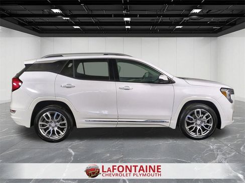 Certified 2022 GMC Terrain Denali w/ Denali Premium Package image 9