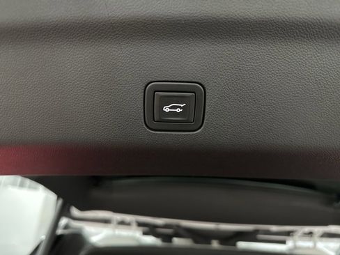 Used 2023 GMC Yukon XL AT4 w/ AT4 Premium Plus Package image 38