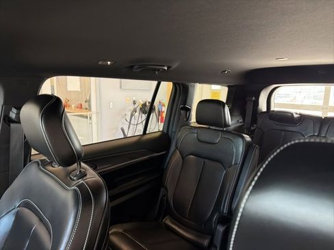 Used 2024 Jeep Grand Cherokee L Limited w/ Black Appearance Package image 17