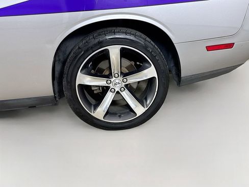 Used 2014 Dodge Challenger SXT RWD image 26