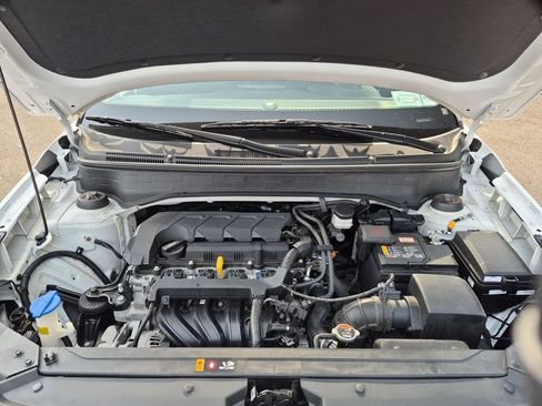 Used 2025 Hyundai Venue SEL FWD image 34