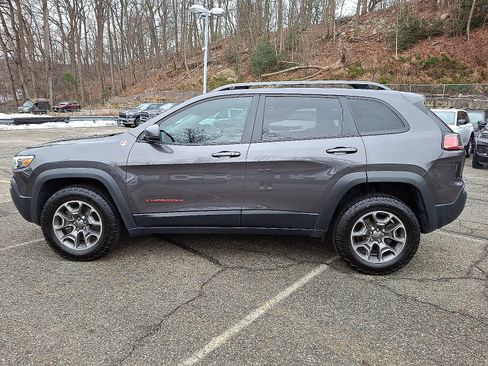 Used 2020 Jeep Cherokee Trailhawk w/ Cold Weather Group AWD/4WD image 4