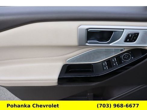 Used 2023 Ford Explorer Platinum w/ Technology Package image 21