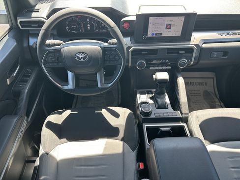 Used 2025 Toyota Tacoma TRD Sport image 23