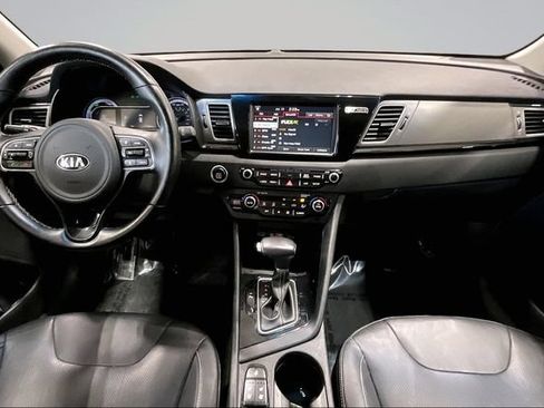 Used 2018 Kia Niro Touring FWD image 16