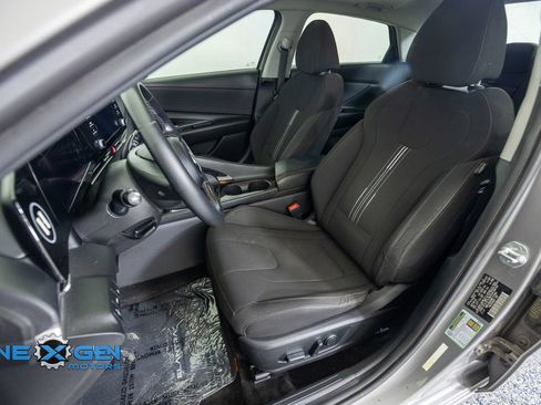 Used 2021 Hyundai Elantra SEL w/ Convenience + Premium Package FWD image 24