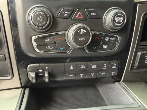 Used 2018 RAM 2500 Laramie w/ Sport Appearance Group image 20