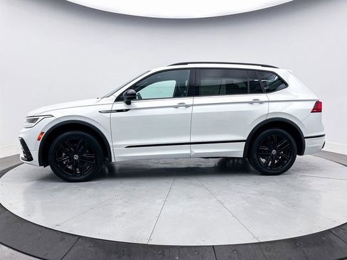 Used 2022 Volkswagen Tiguan SE R-Line image 14