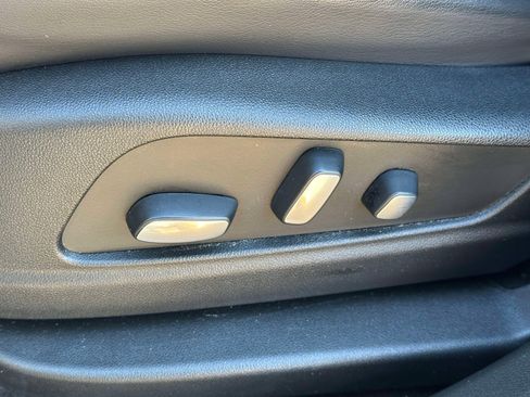 Certified 2022 Cadillac XT5 Premium Luxury image 23