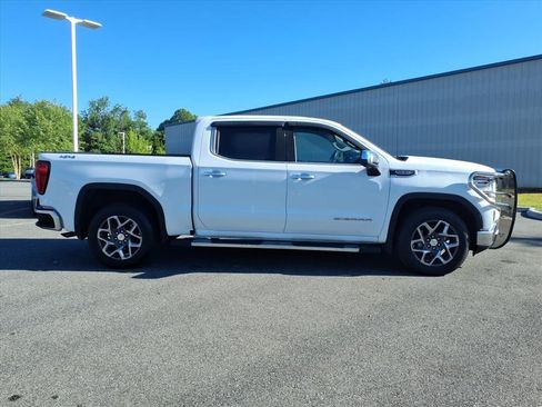 Used 2022 GMC Sierra 1500 SLT w/ SLT Convenience Package AWD/4WD image 3