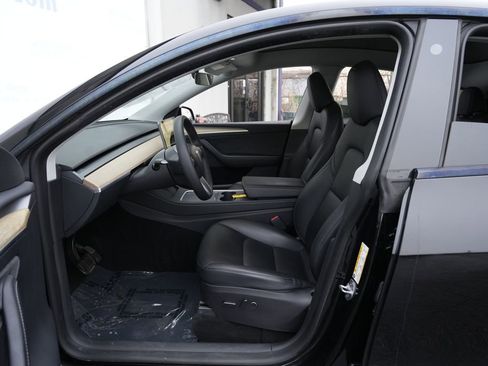 Used 2023 Tesla Model Y Long Range image 23