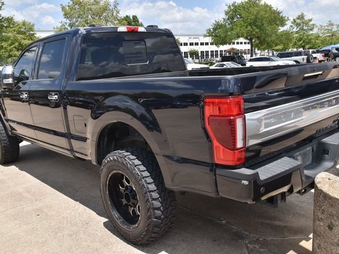 Used 2021 Ford F250 Platinum w/ FX4 Off-Road Package AWD/4WD image 8