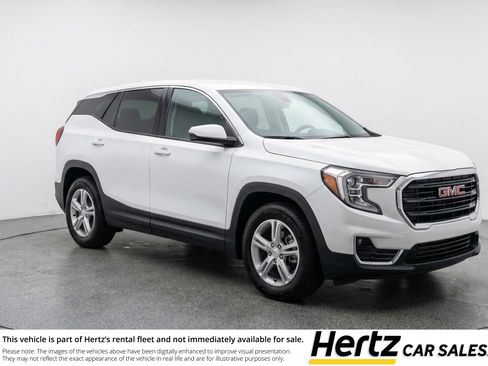 Used 2024 GMC Terrain SLE image 1