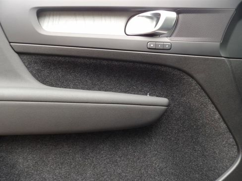 New 2026 Volvo XC40 B5 Core w/ Climate Package image 8