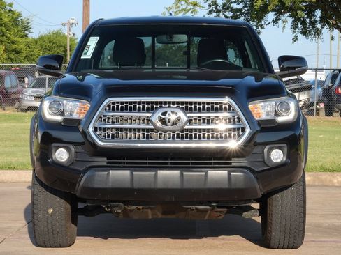 Used 2016 Toyota Tacoma TRD Off-Road AWD/4WD image 16