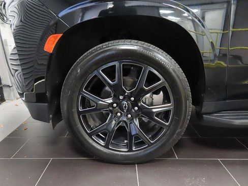 Used 2023 Chevrolet Suburban High Country RWD image 32