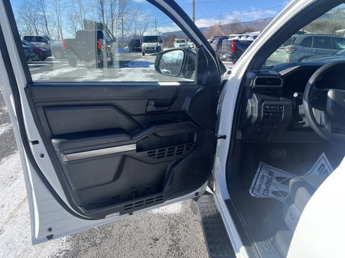 Used 2025 Toyota 4Runner SR5 image 15