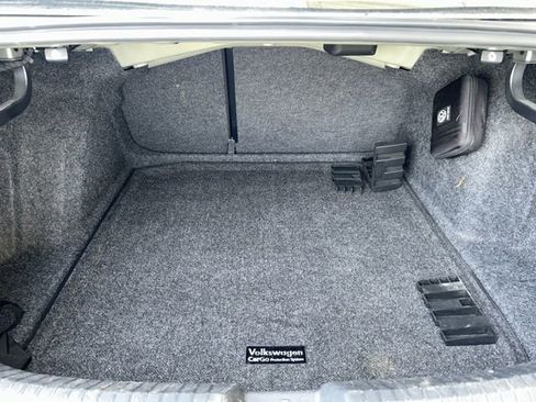 Certified 2021 Volkswagen Jetta SE image 32