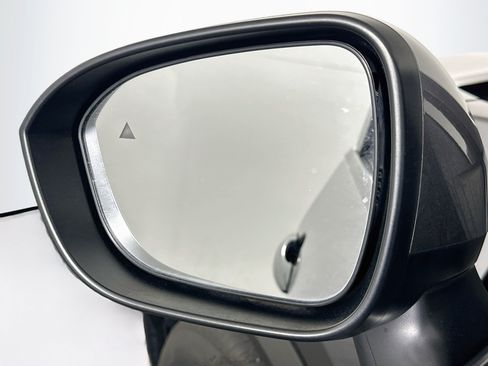 Used 2023 Nissan Rogue SV AWD/4WD image 16