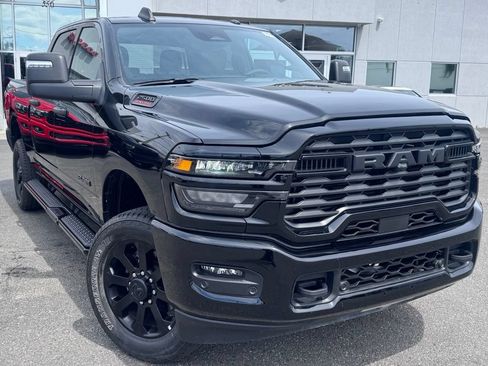 Used 2025 RAM 2500 Big Horn AWD/4WD image 1
