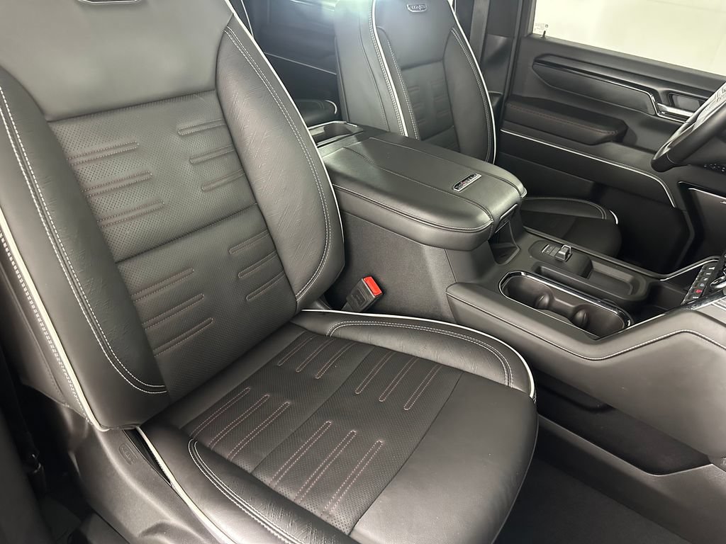 Used 2025 GMC Sierra 2500 AT4X AWD/4WD image 31